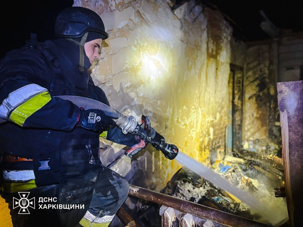 Росія атакувала Україну двома балістичними ракетами і 122 дронами: сили ППО знешкодили 104 цілі