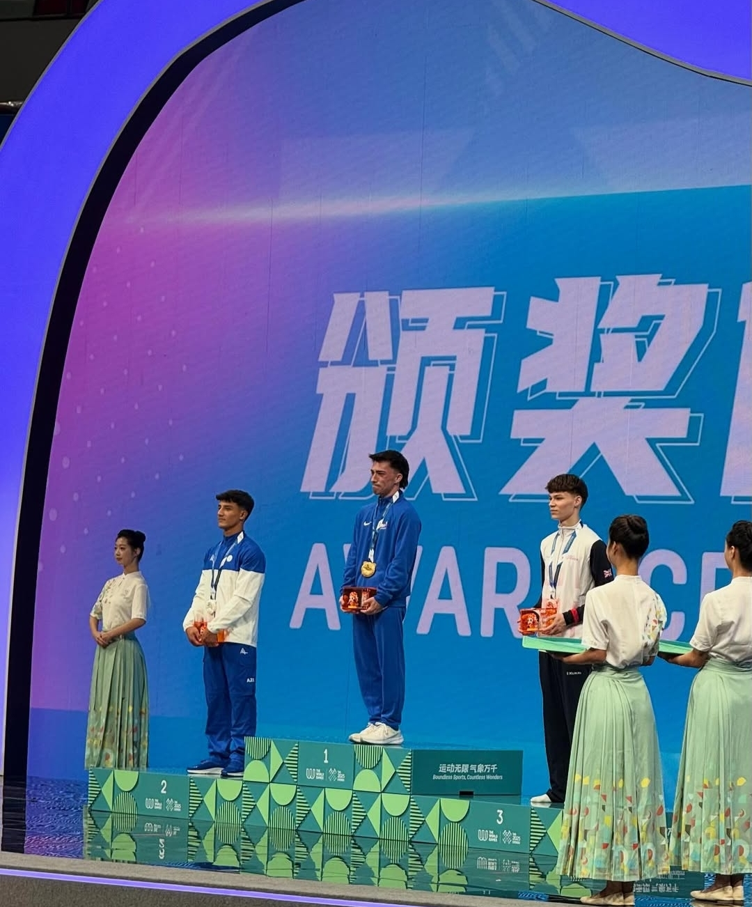 Чемпіон України першим у світі здійснив унікальний стрибок у спортивній акробатиці. Відео стало вірусним у мережі