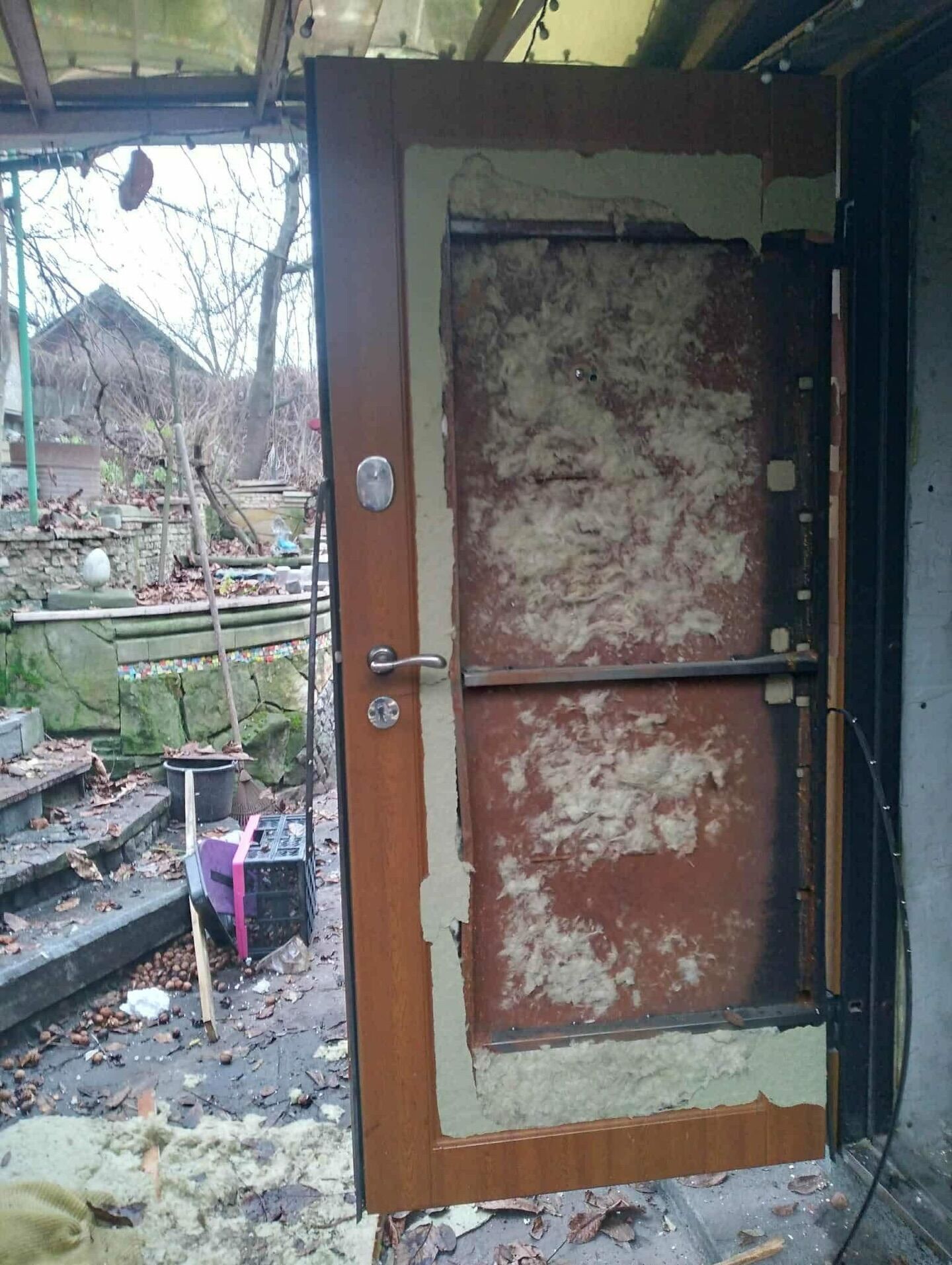 Россия разрушила дом украинского художника в Киеве: выбиты окна, разбита крыша, но все живы. Фото последствий