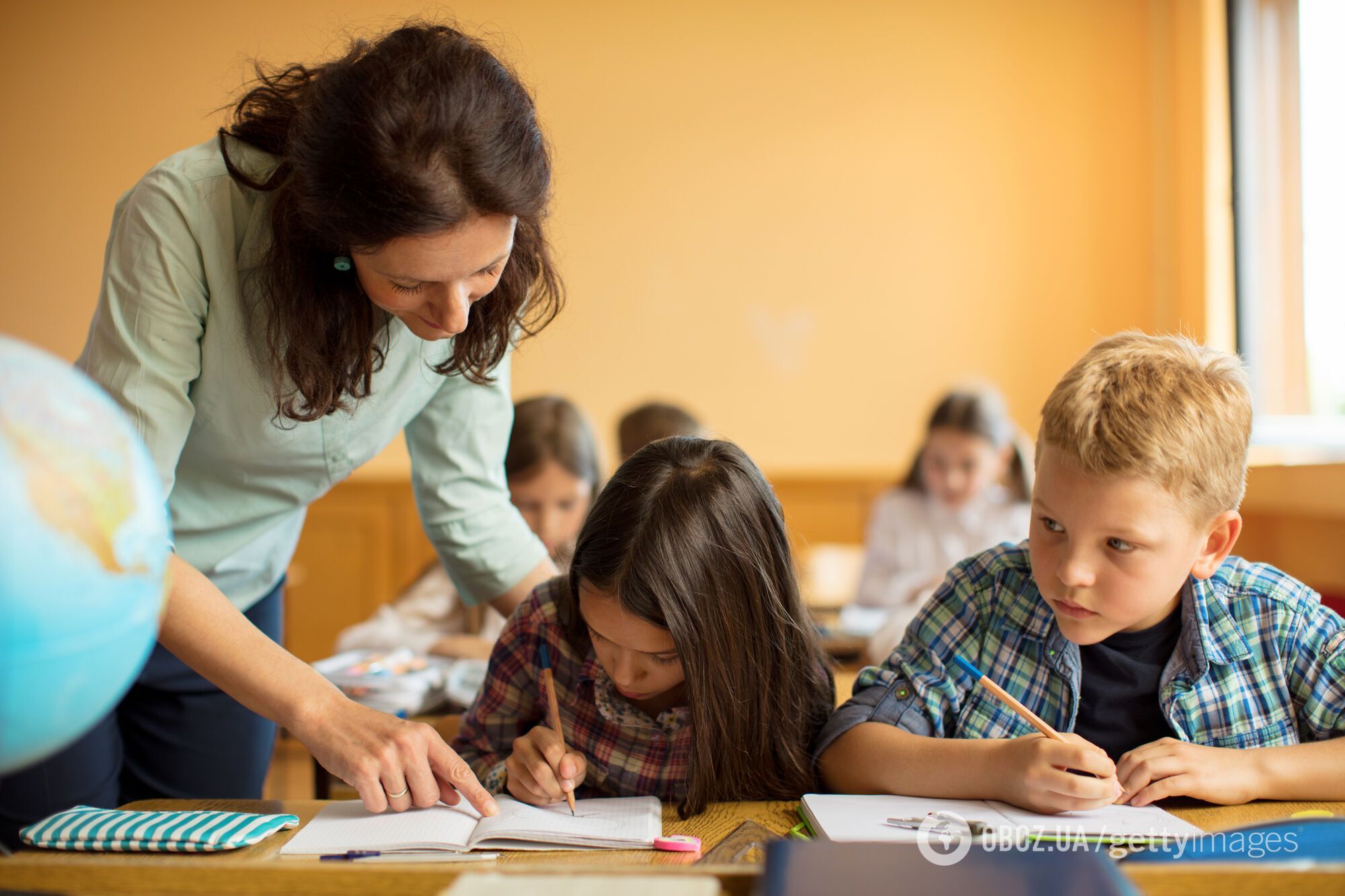 Зарплаты существенно вырастут, нагрузка не изменится: что ждет украинских учителей уже с января 2026 года