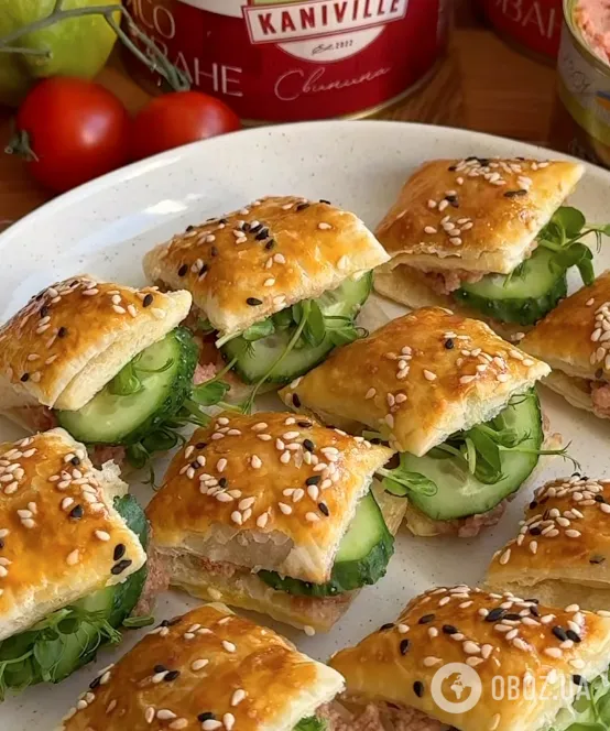 Вкусная закуски из слоеного теста с очень вкусной начинкой: готовится 10 минут