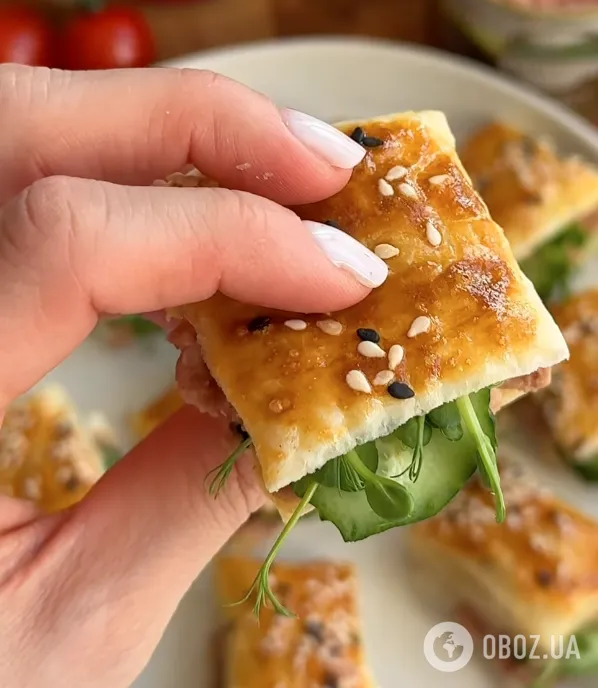 Вкусная закуски из слоеного теста с очень вкусной начинкой: готовится 10 минут