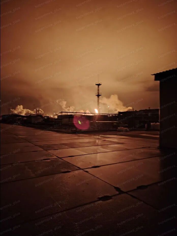 Було задіяно понад 50 дронів українського виробництва: нові подробиці атаки на НПЗ "Лукойл" в Нижегородській області РФ