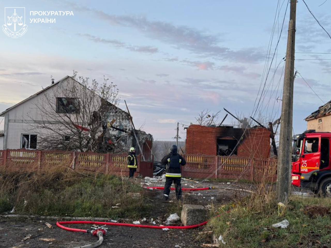 Окупанти атакували Харківщину: стались пожежі, серед постраждалих – вогнеборці. Фото