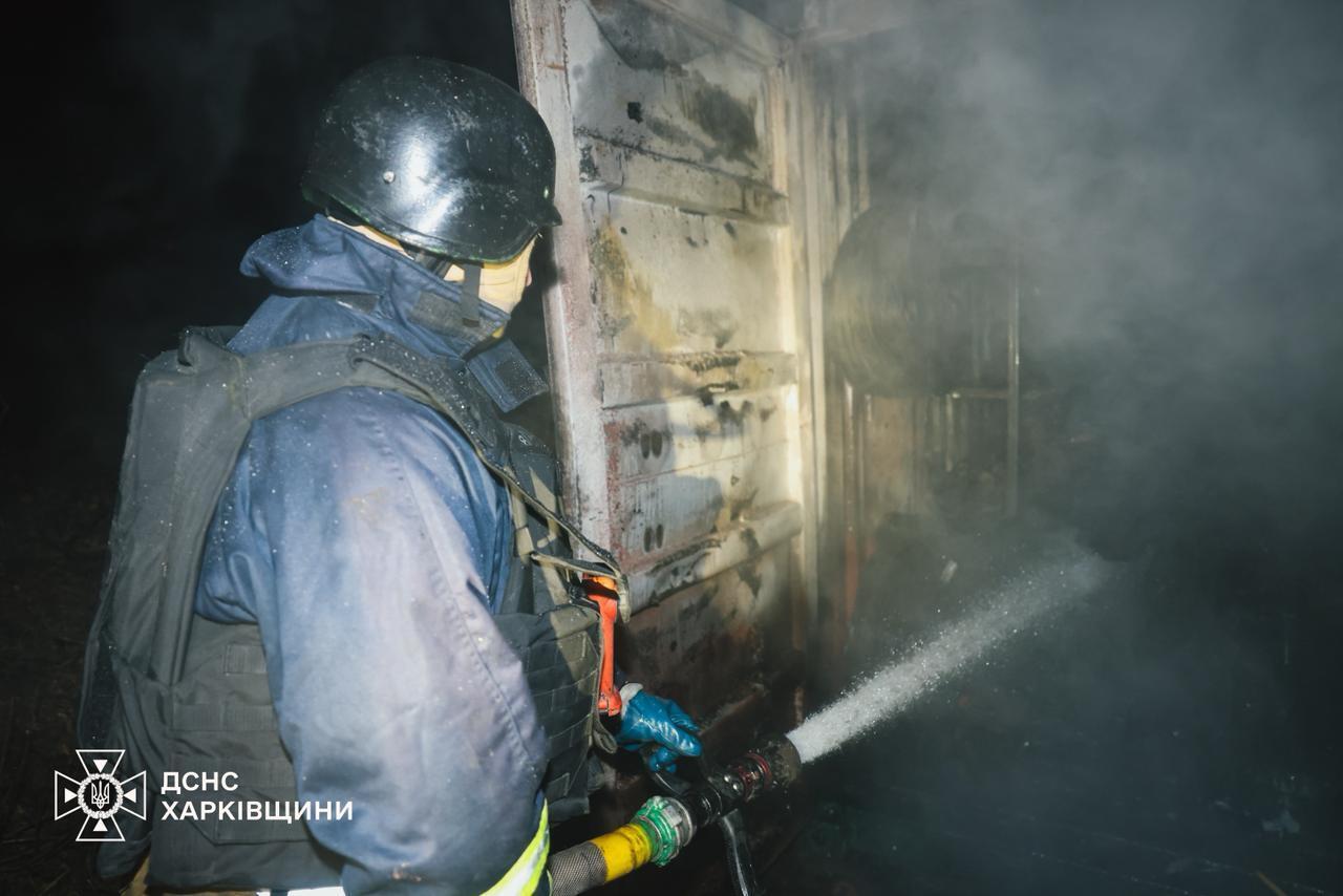 Окупанти атакували Харківщину: стались пожежі, серед постраждалих – вогнеборці. Фото