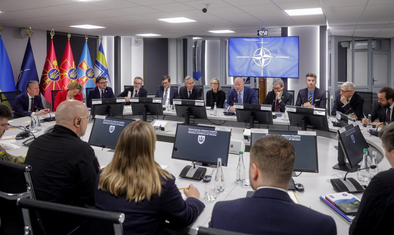 Посол США при НАТО вперше приїхав в Україну: з ким зустрічався. Відео