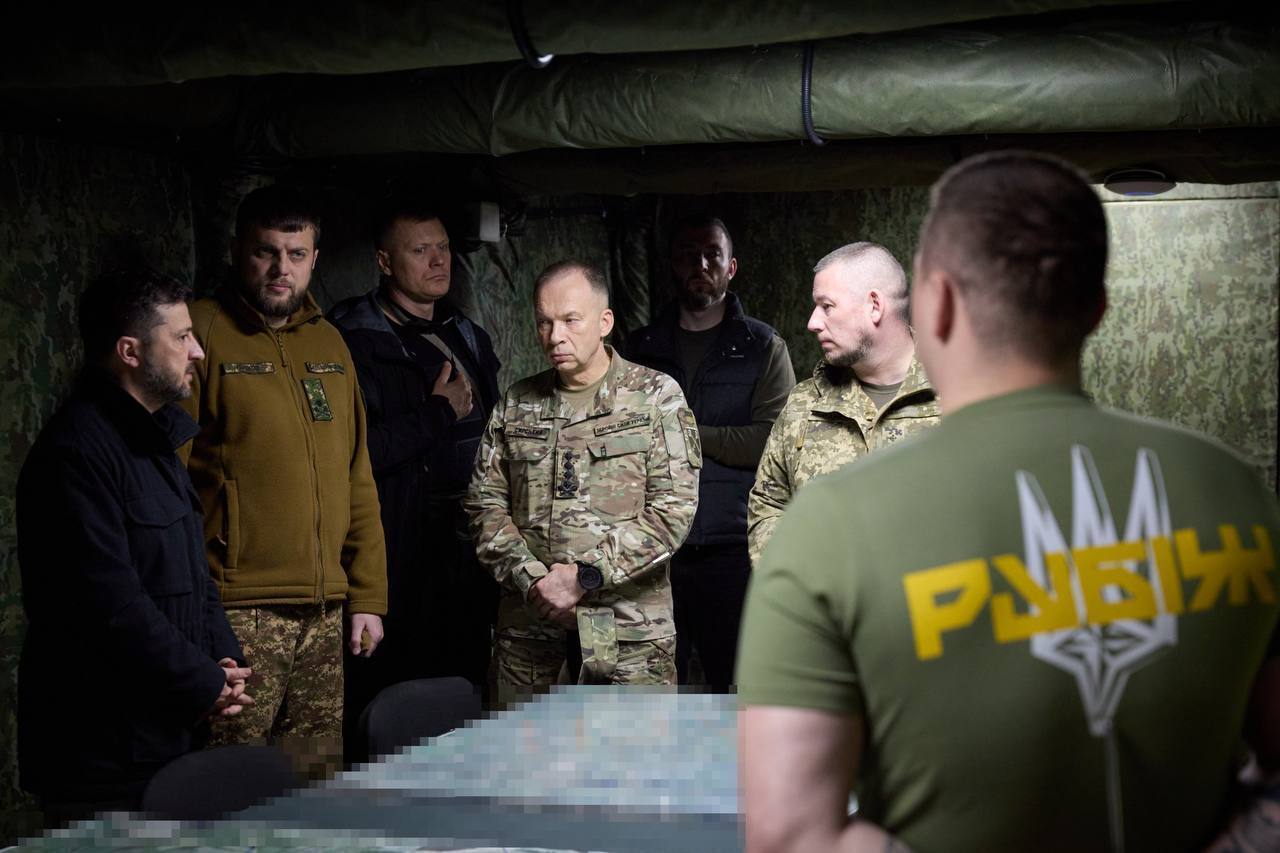 "Це наша держава, це наш схід": Зеленський відвідав фронт і зустрівся з українськими воїнами. Фото і відео