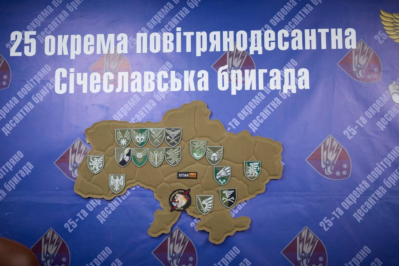 "Це наша держава, це наш схід": Зеленський відвідав фронт і зустрівся з українськими воїнами. Фото і відео