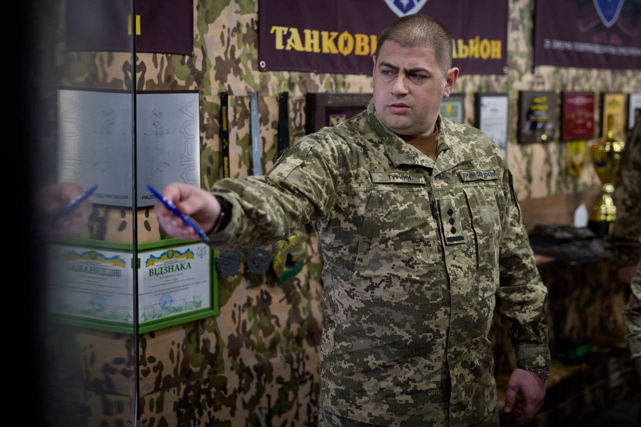 "Це наша держава, це наш схід": Зеленський відвідав фронт і зустрівся з українськими воїнами. Фото і відео