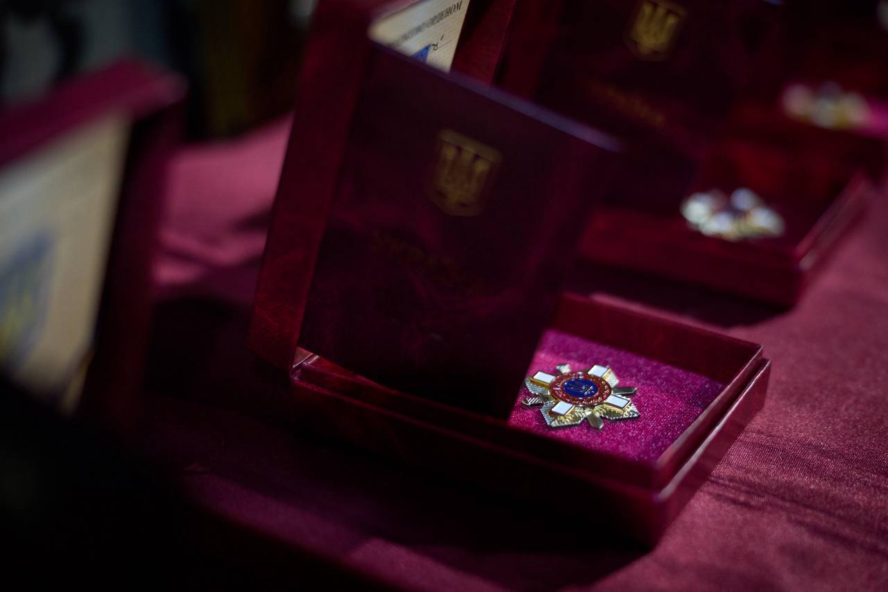 "Це наша держава, це наш схід": Зеленський відвідав фронт і зустрівся з українськими воїнами. Фото і відео