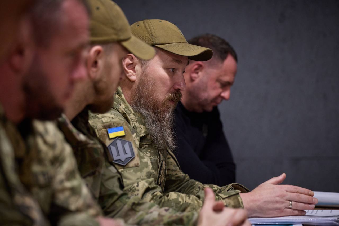 "Це наша держава, це наш схід": Зеленський відвідав фронт і зустрівся з українськими воїнами. Фото і відео