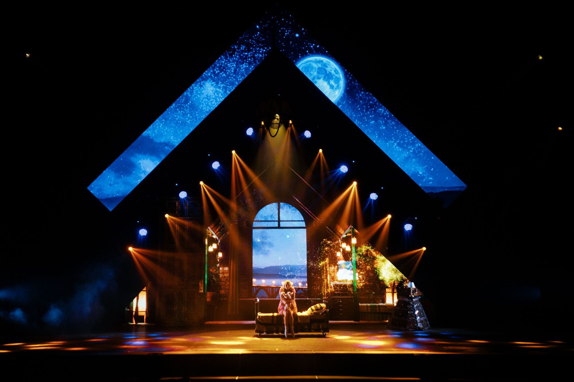 Циркове шоу зі саундтреком від Monatik відправилося у всеукраїнський тур