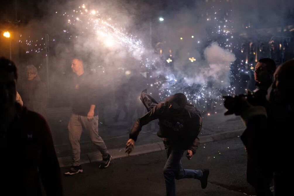 У Сербії пройшли масові антиурядові протести: Вучич пообіцяв провести дострокові вибори