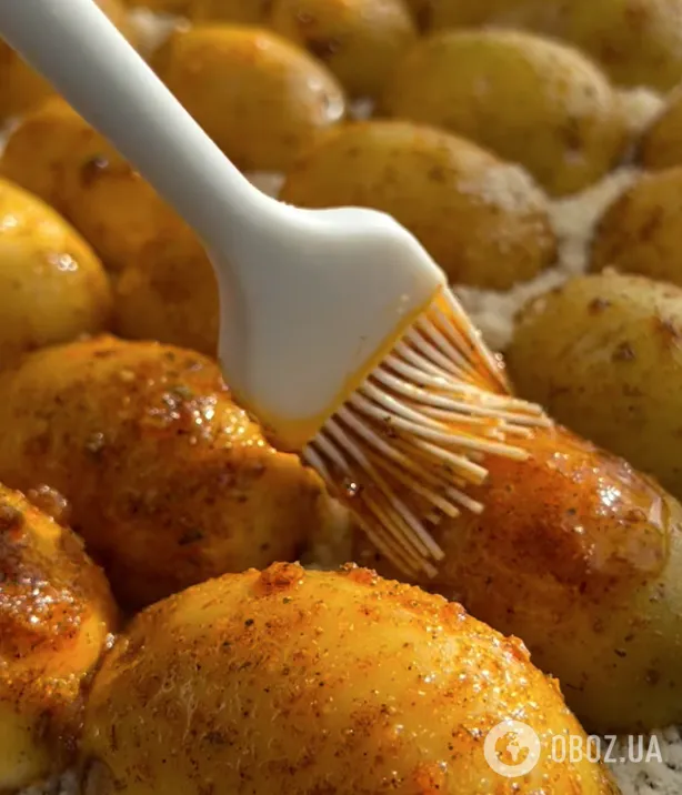 Хрустка запечена картопля із золотистою скоринкою: розповідаємо, як правильно готувати