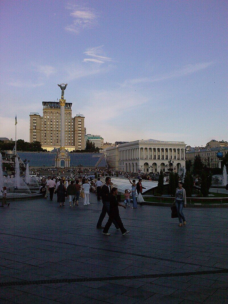 Сквер и фонтан вместо стеклянного купола ТЦ: как выглядел Майдан Незалежности в 1960-х годах. Архивное фото