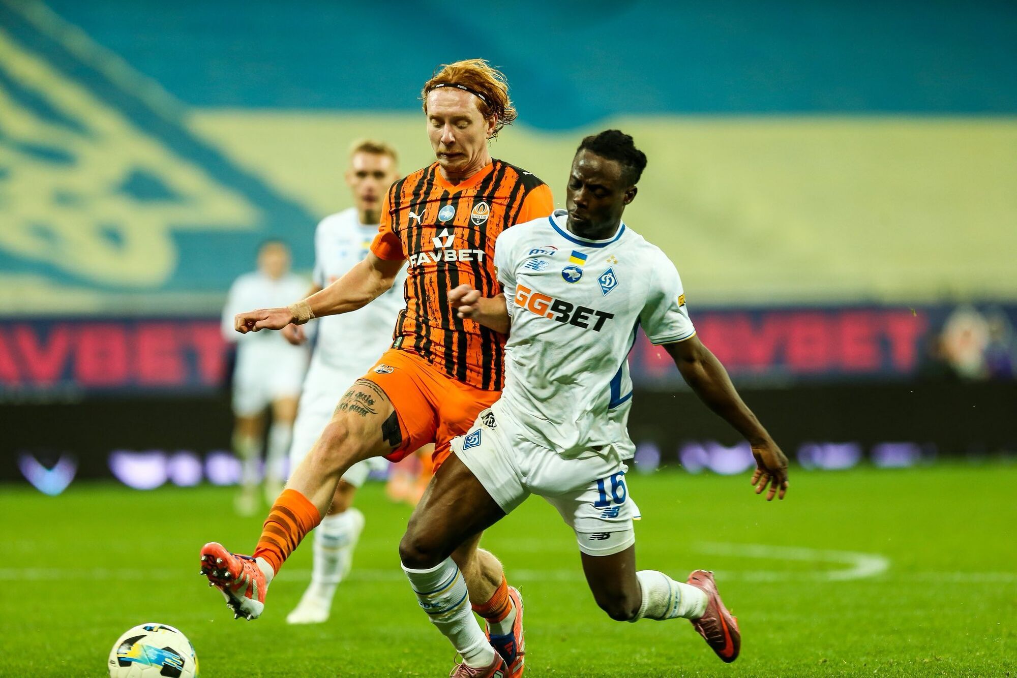 "Дать пинка": в СМИ наглядно показали, как арбитр подсудил "Шахтеру" в матче с "Динамо". Видео