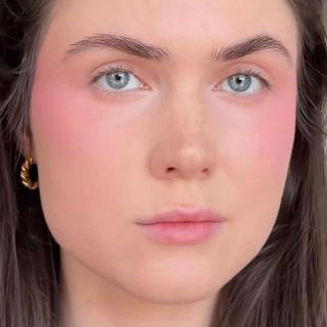 Як позбутися мішків під очима: вірусний лайфхак