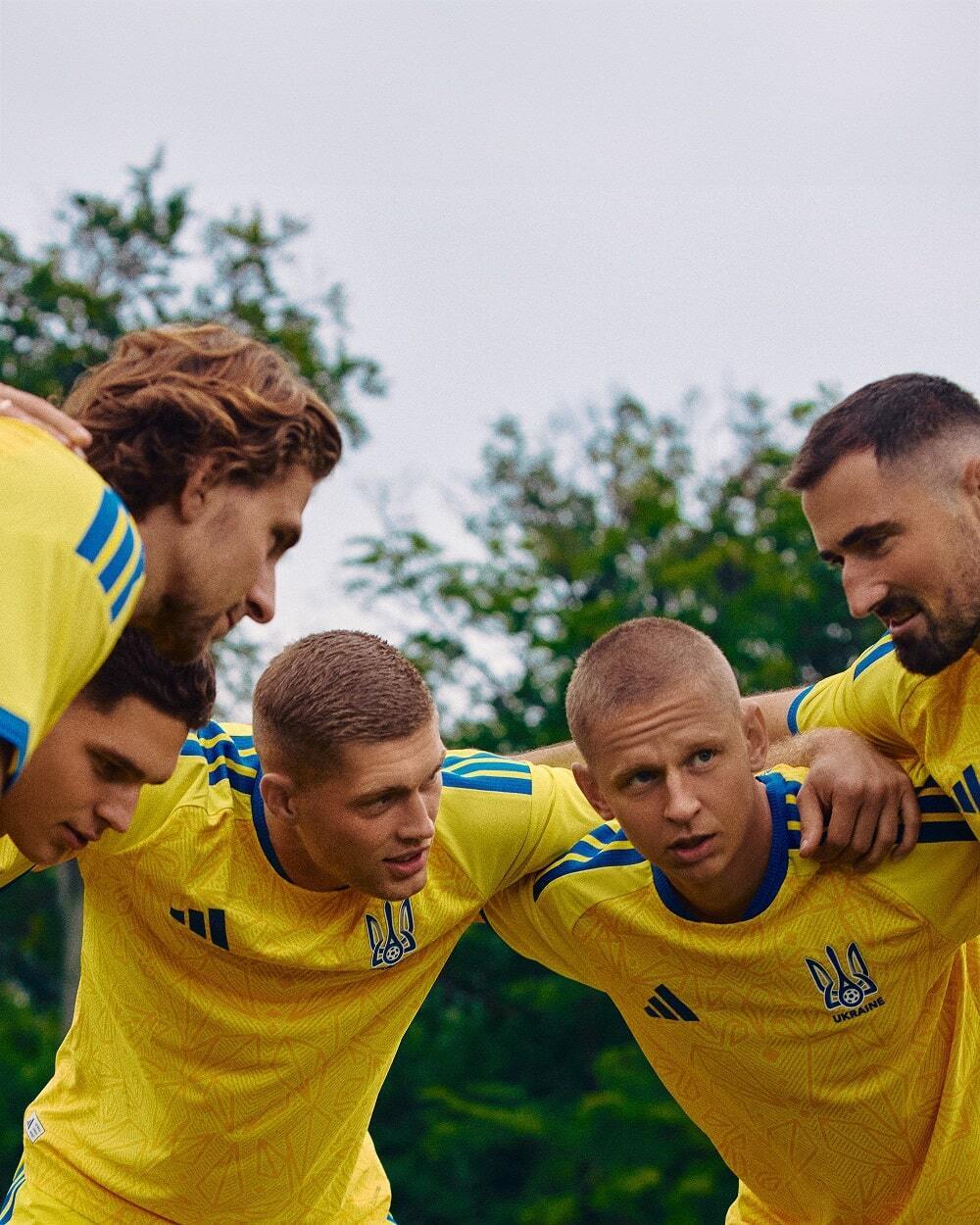 Із символікою УНР: збірна України представила нову форму, яку забороняли в УЄФА. Фото