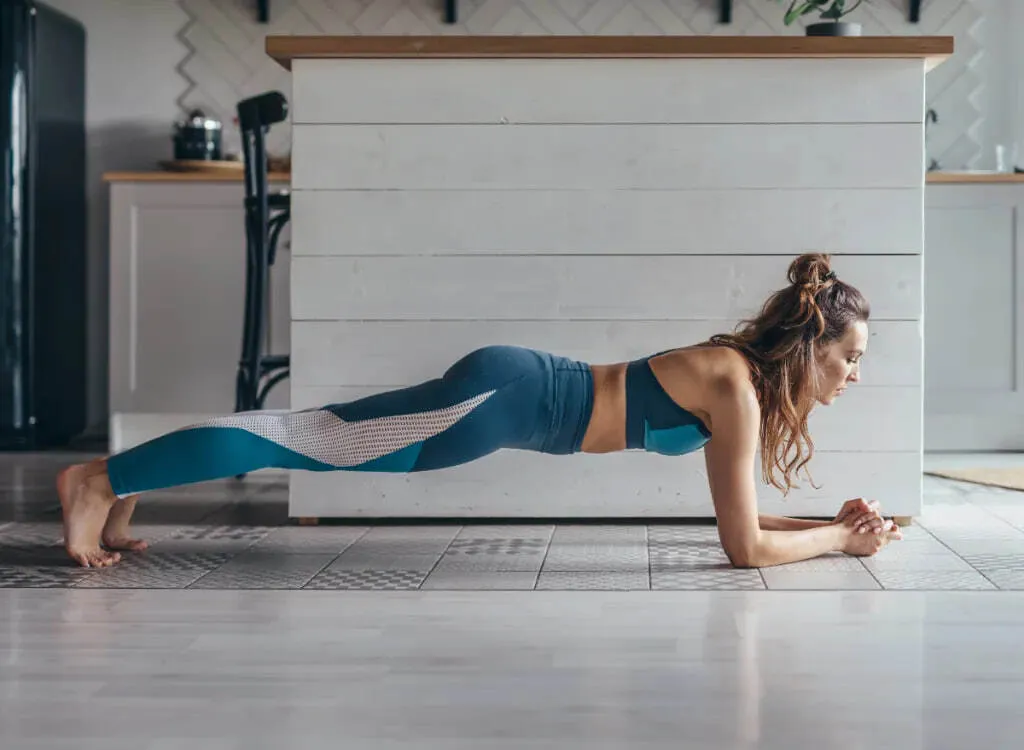 Спалюй жир, поки спиш: вечірнє тренування, що працює вночі