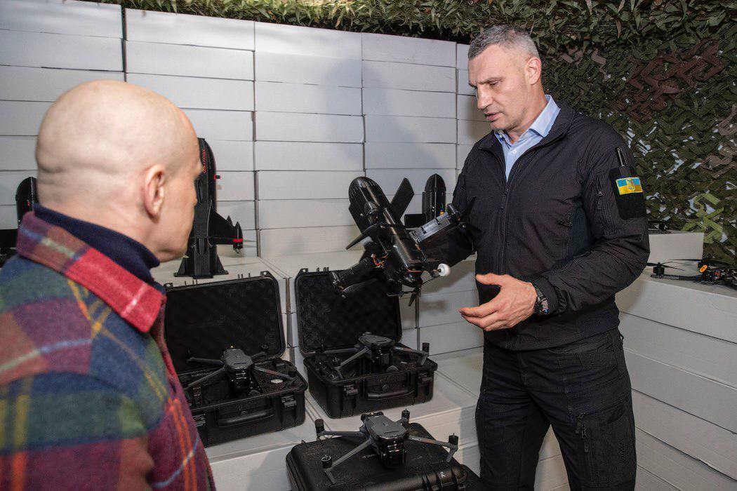 FPV-дрони, "Мавіки" та антишахеди: Київ передав захисникам неба на найгарячіших напрямках нову партію допомоги