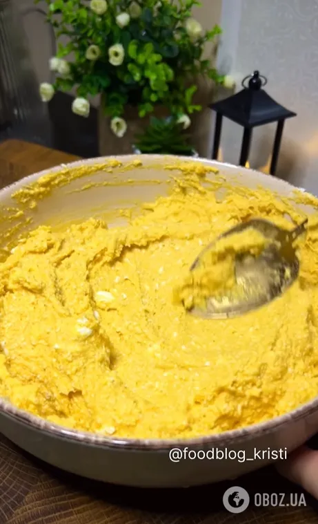 Смачні осінні оладки із сиром та гарбузом: вийдуть пухкими та золотистими