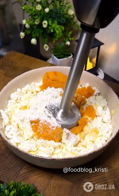 Смачні осінні оладки із сиром та гарбузом: вийдуть пухкими та золотистими