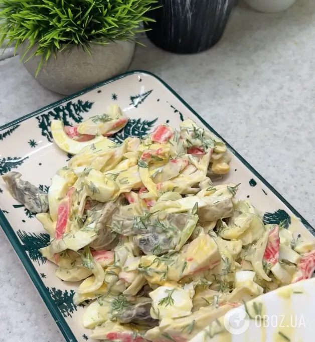 Крабовий салат "Аншлаг" для новорічного столу: ділимося рецепт смачної та ефектної страви