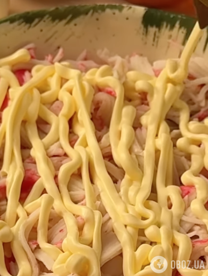 Салат "Крабова хмаринка" для святкового столу: рецепт страви за 10 хвилин