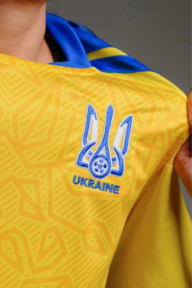 Стало відомо, скільки тисяч грн коштує для вболівальника футболка збірної України з футболу