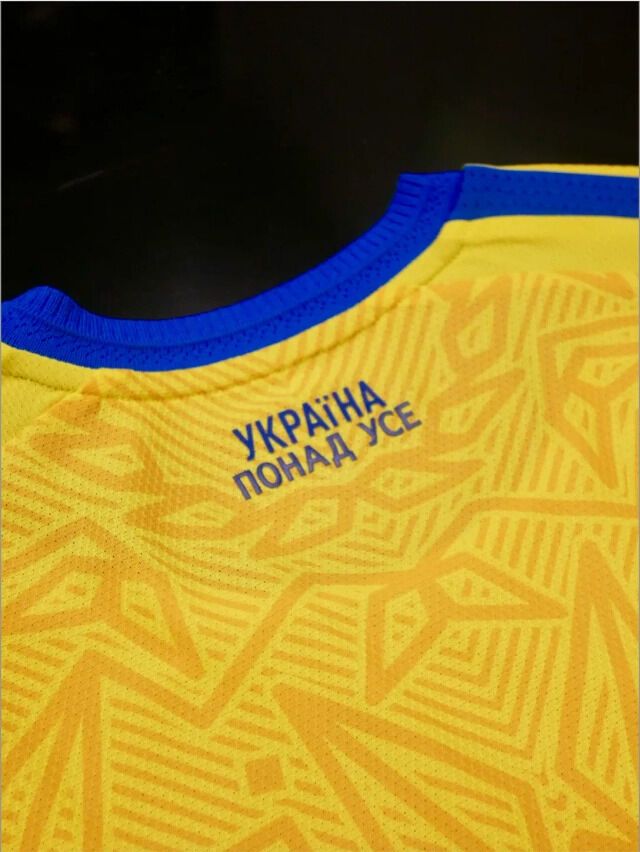 Стало відомо, скільки тисяч грн коштує для вболівальника футболка збірної України з футболу
