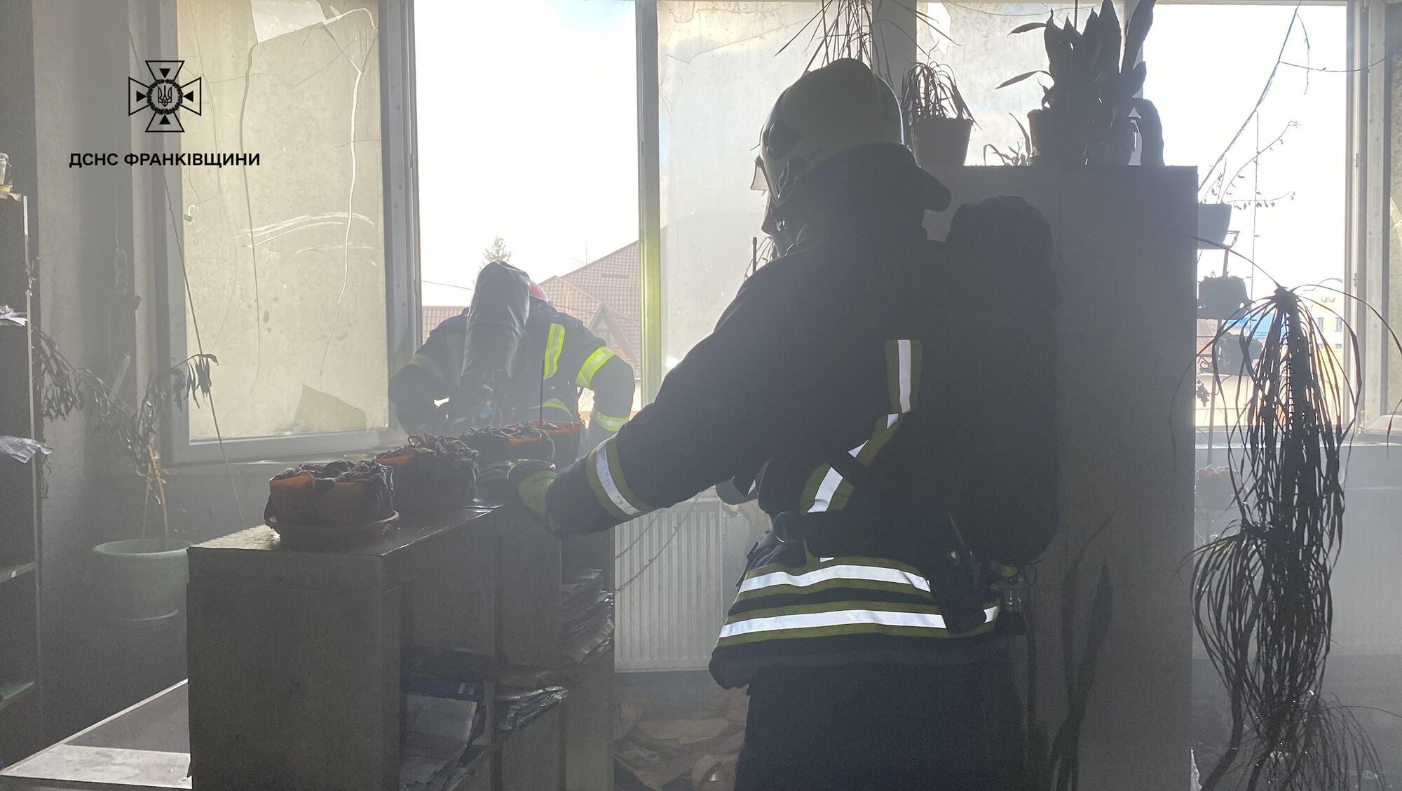 В Ивано-Франковске в офисе взорвалась зарядная станция: эвакуированы 40 человек, есть пострадавшие. Фото