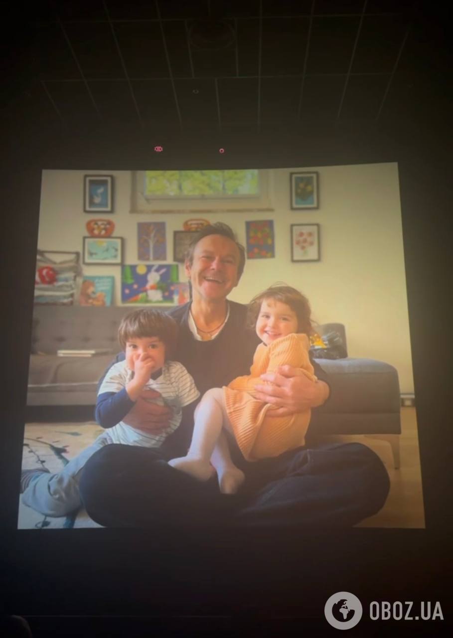 Вакарчук впервые назвал имя своей жены и показал детей, которых ранее прятал от публики