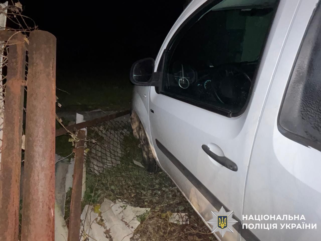 На Киевщине мужчина угнал авто и разбил его. Подробности дела и фото