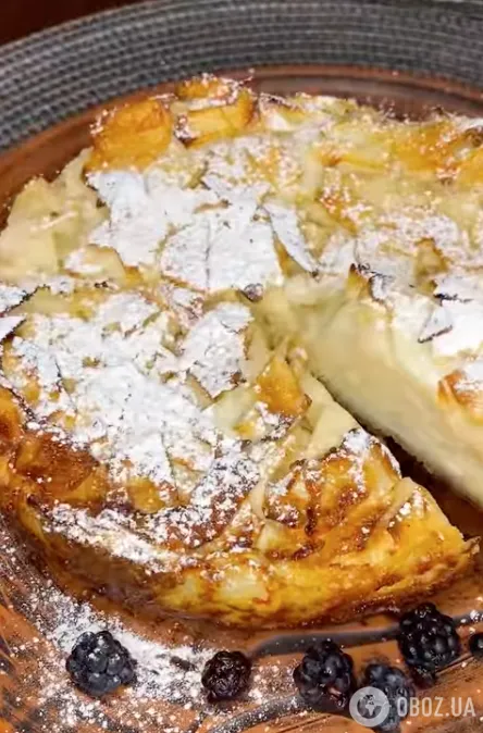 Яблучний пиріг "Невидимка", який на 90% складається з яблук: рецепт легкого осіннього десерту