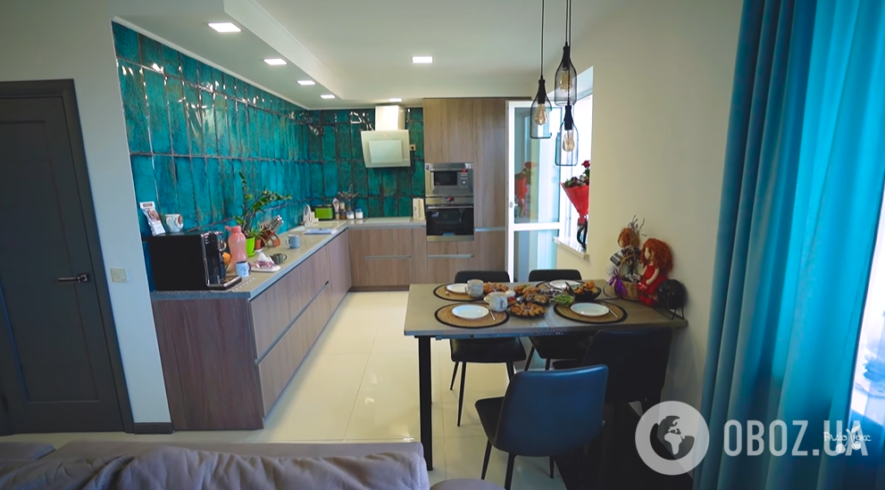 Квартира-"бункер" с алтарем: звезда "Дизель шоу" провела экскурсию по своему жилью, которое хочет продать. Фото