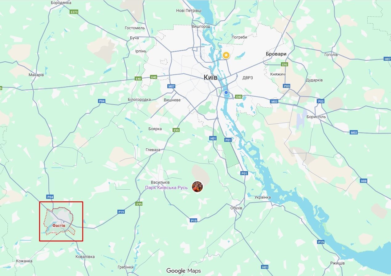 На Киевщине пьяный водитель легковушки на скорости въехал в магазин. Подробности и фото