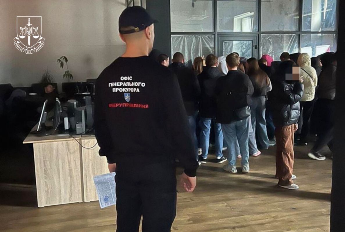 Разоблачена сеть мошеннических "кол-центров"