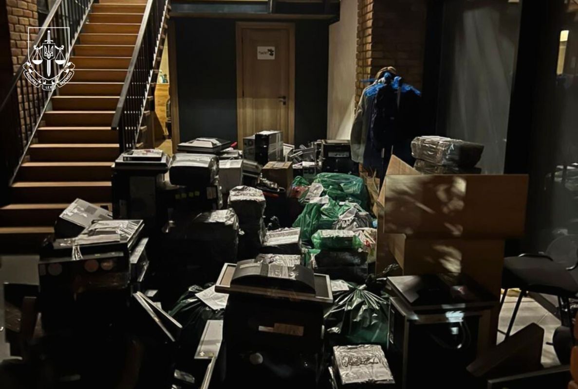 Мошенники из Украины обманывали иностранцев