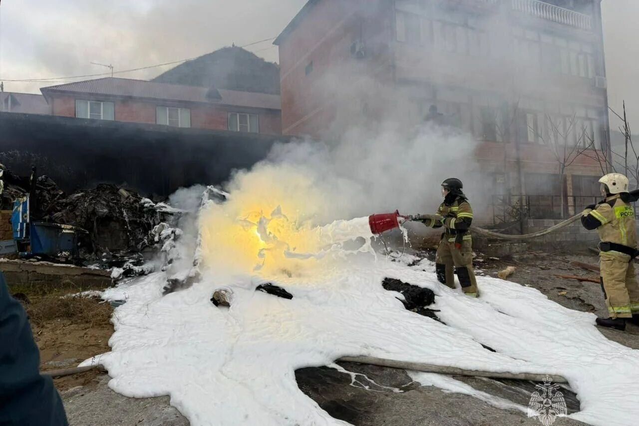 В России разбился вертолет Ка-226 с работниками военного завода на борту: пятеро погибли. Фото и видео