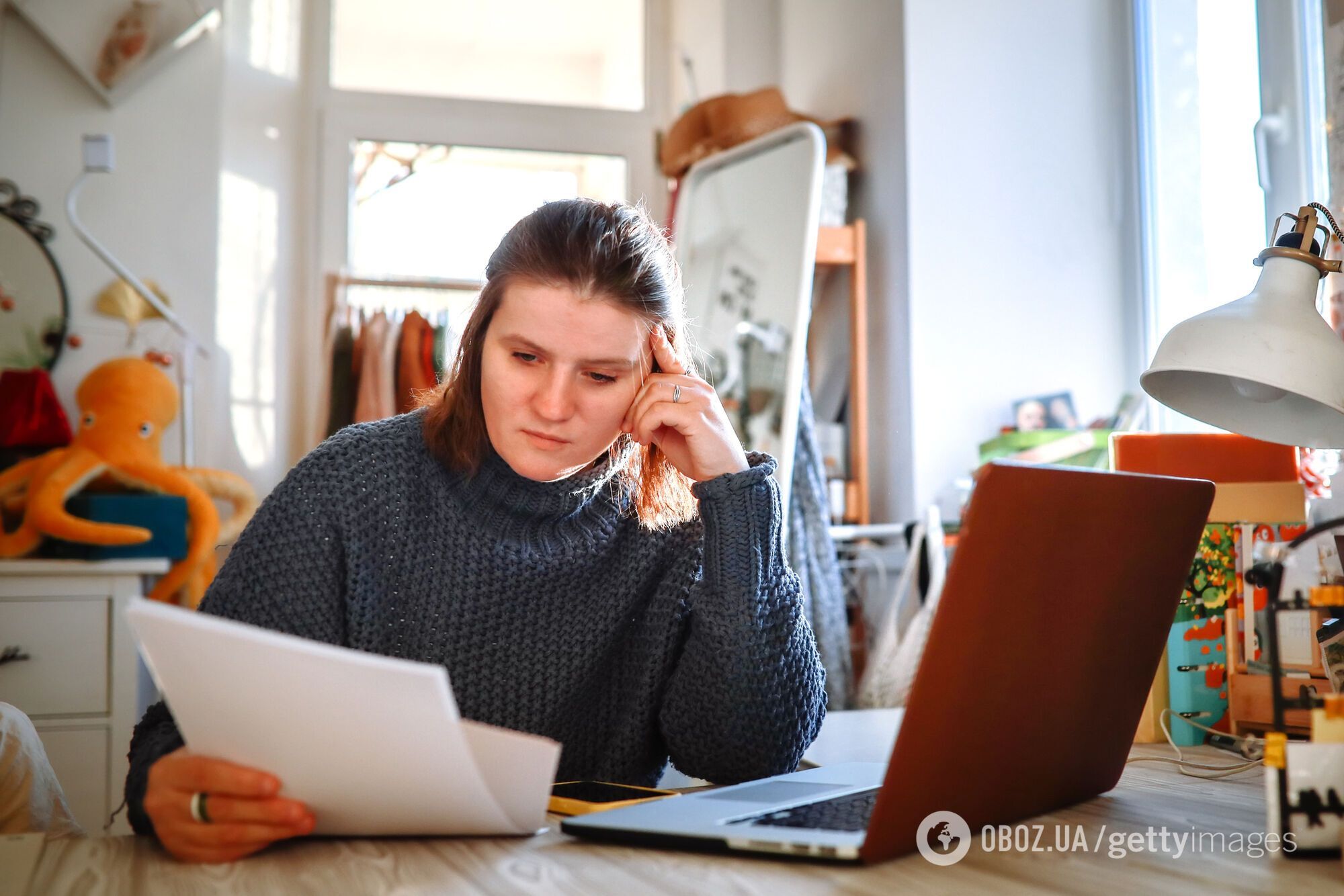 Через війну росіяни не можуть виплачувати іпотеки, а нових кредитів їм не дають: будівництва зупиняються, бо немає грошей