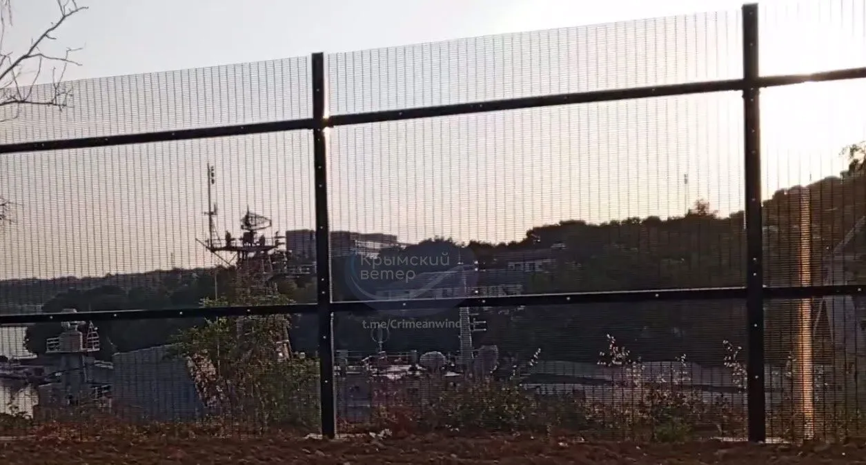 Остался лишь корпус: оккупанты разграбили в Севастополе захваченный украинский корабль