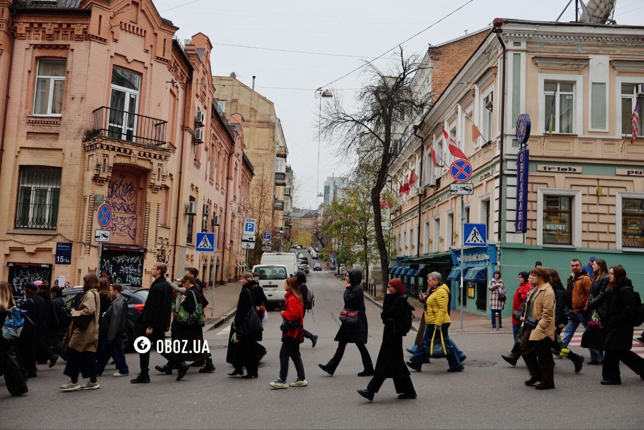 У Києві попрощалися з військовим, учасником проєкту Ukraїner Костянтином Гузенком. Фото та відео