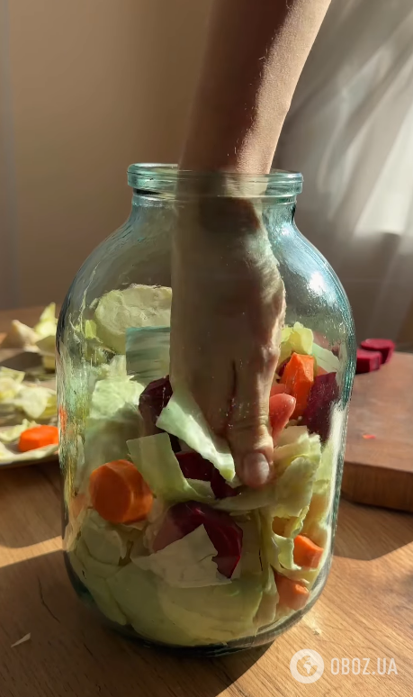 Найсмачніша капуста "Пелюстка", яка може довго зберігатись: додайте багато часнику