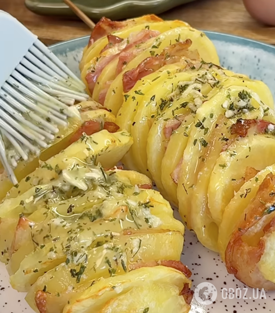 Запечена картопля з беконом на шпажках: рецепт страви, яка сподобається всім