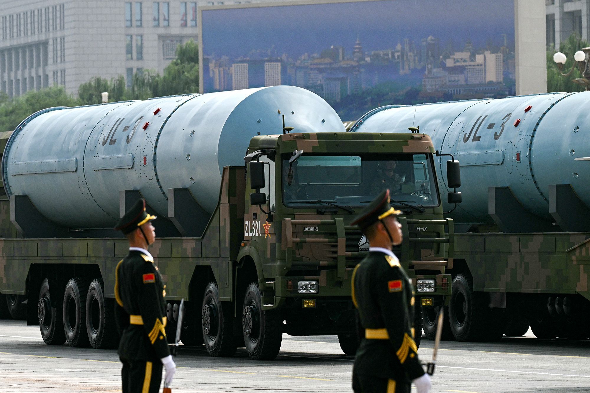 Нова гонка озброєнь: Китай різко збільшив виробництво ракет на тлі напруги зі США. Супутникові знімки