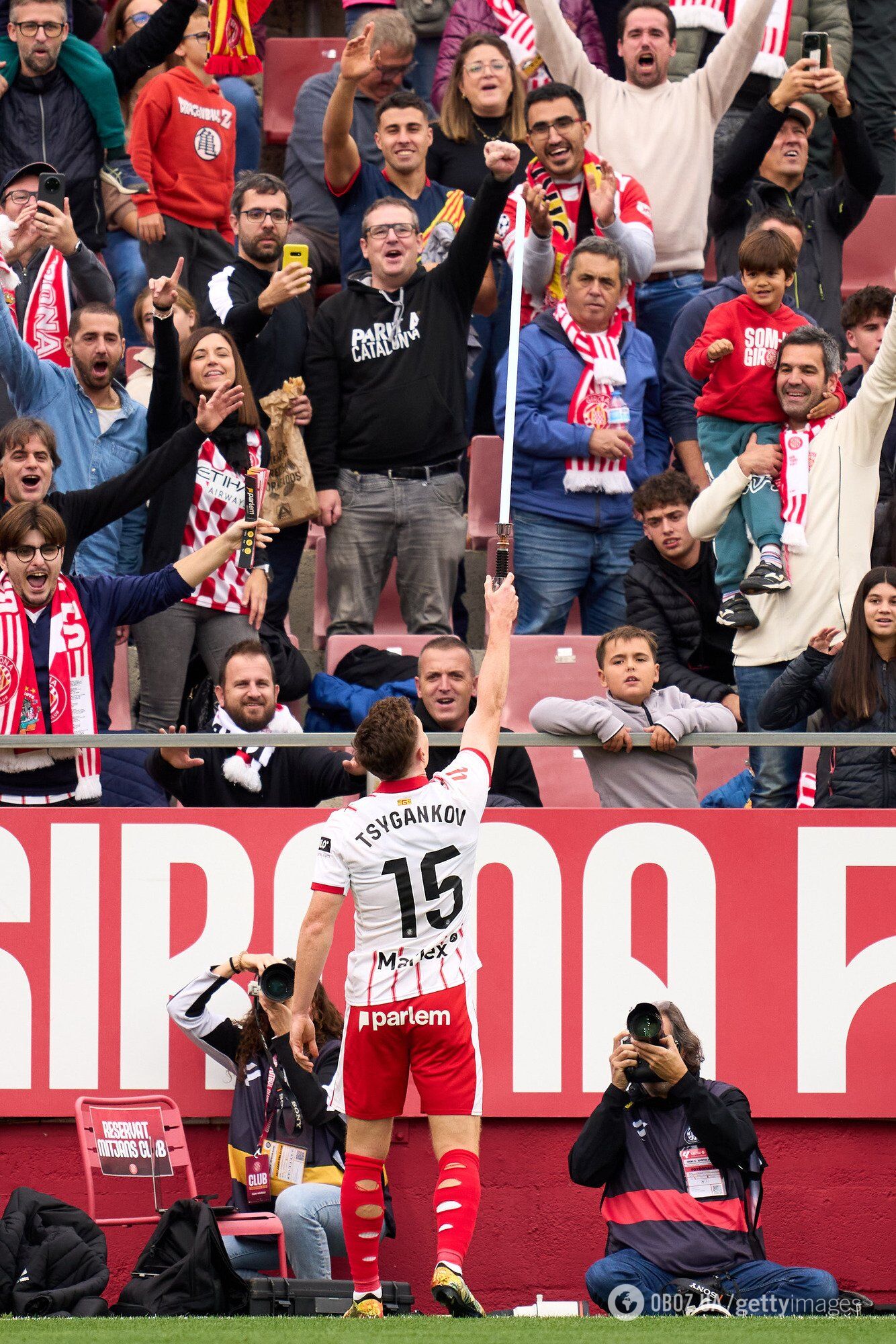 Стадіон в Іспанії влаштував стоячі овації футболісту збірної України, скандуючи його прізвище. Відео