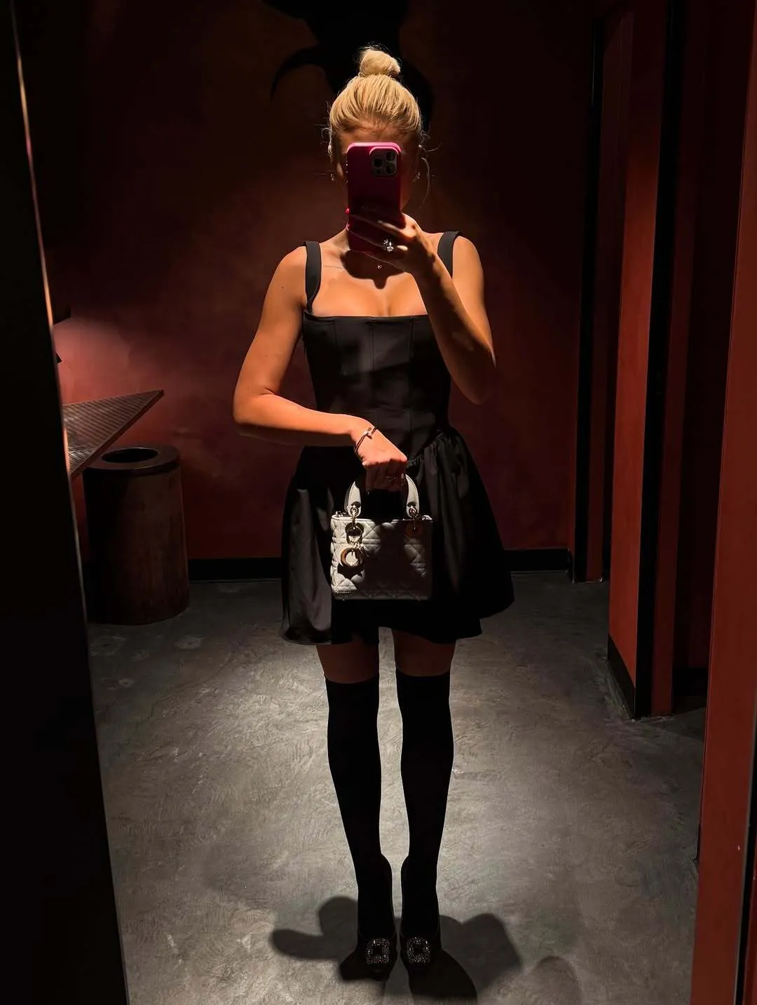 Жена футболиста сборной Украины снялась в откровенной фотосессии. Видео