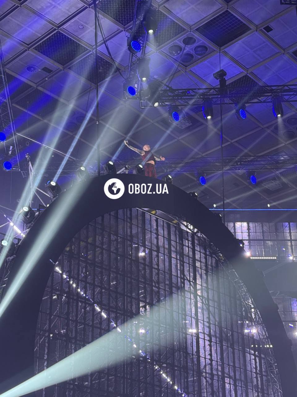 Новые песни и опасные трюки: Пивоваров грандиозно открыл рекордный марафон концертов во "Дворце Спорта" и сделал сюрприз фанатам. Фото и видео