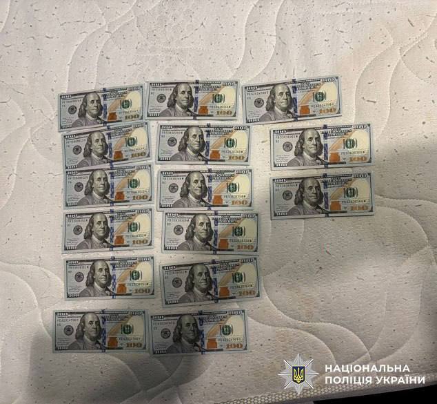 У Києві двом крадіям-рецидивістам світить 8 років за ґратами: як вони грабували квартиру на Троєщині. Подробиці та фото