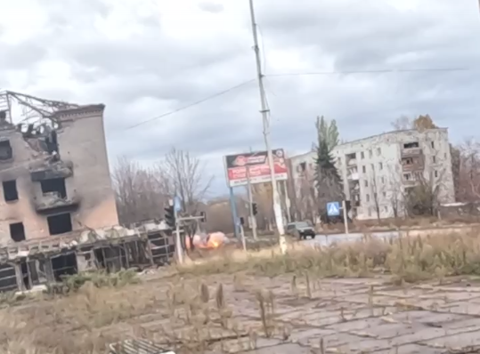 Намагався поцілити в машину: у Костянтинівці бійці штурмового полку бригади "Лють" підбили ворожий FPV-дрон. Відео